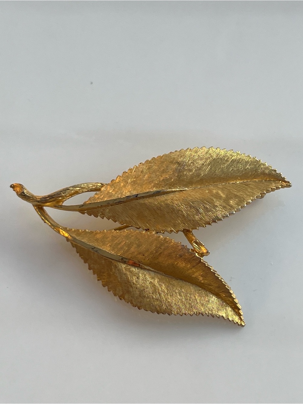 BSK | Gold Tone Leaf Brooch Pin | Vintage Botanical Jewelry
